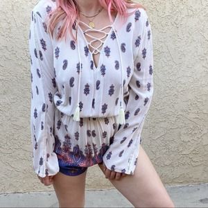 Kendall + Kylie paisley boho white purple roll tab shorts playsuit romper Sz L